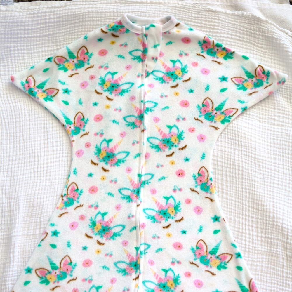 Like new Sleeping Baby fleece Zipadee-Zip unicorn print size small (4m-8m)